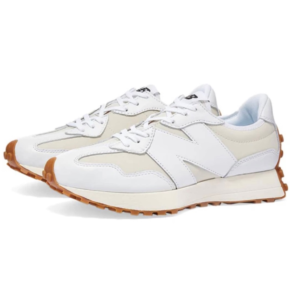 New Balance 327 BRAND NEW!! Influencers trend!!  Never used, in box